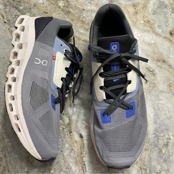 On Running Cloudstratus Men’s size 13 Sneakers, Fossil/Midnigh